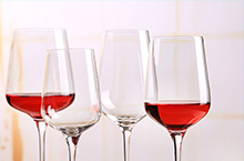 透明红酒杯怎么分辨不同材质【瑞信玻璃】